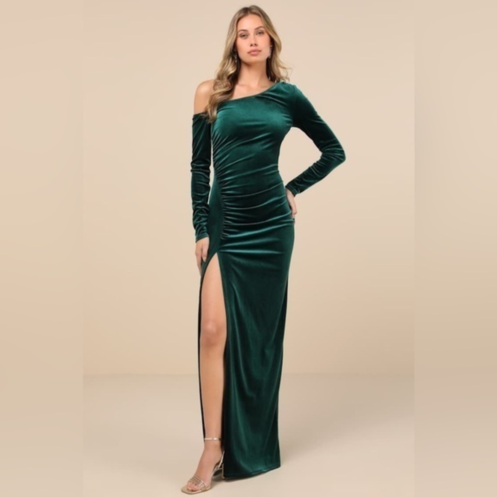 LULU’S NOTORIOUS ICON VELVET ASYMMETRICAL MAXI DRESS